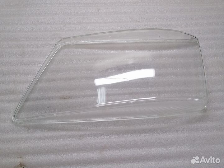 Стекло на левую фару MAN TGX