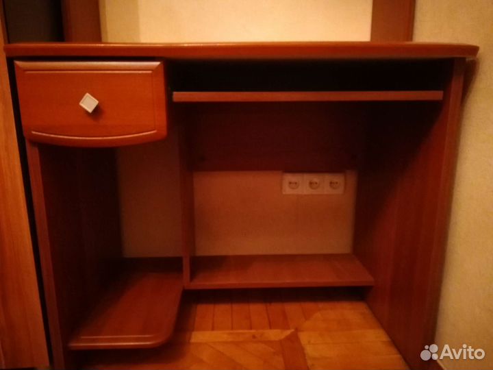 Письменный стол