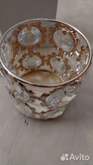 Красивая подставка для инструментов / кистей