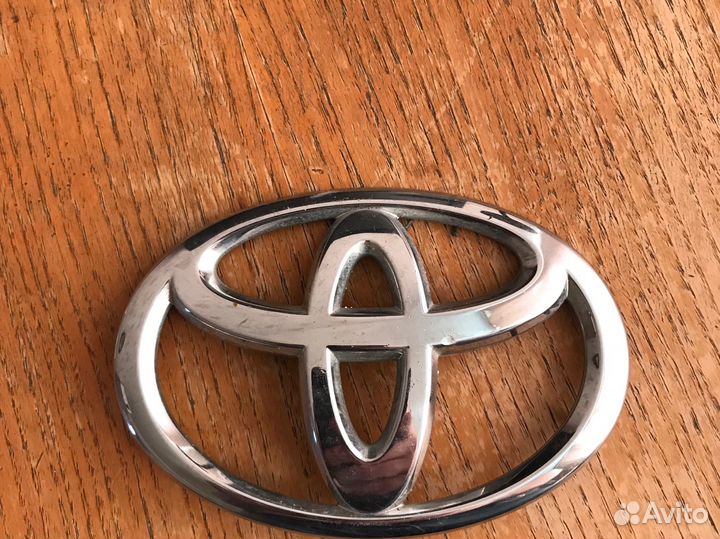 Эмблема toyota