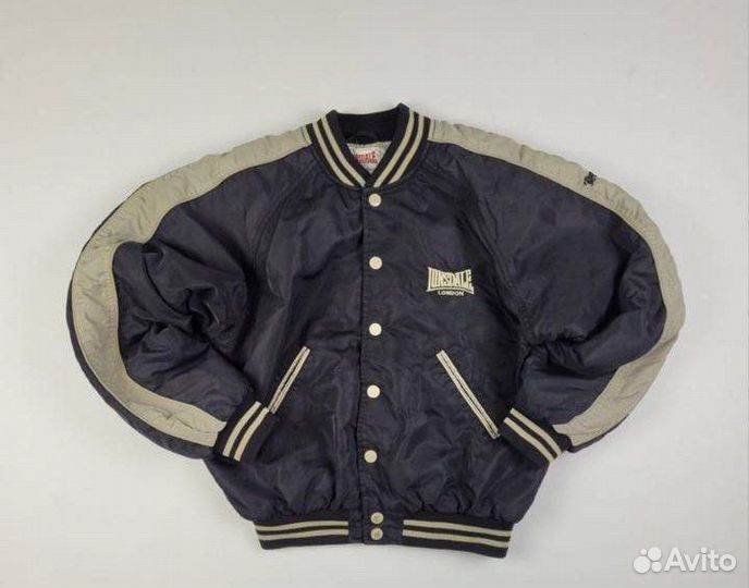 Бомбер lonsdale