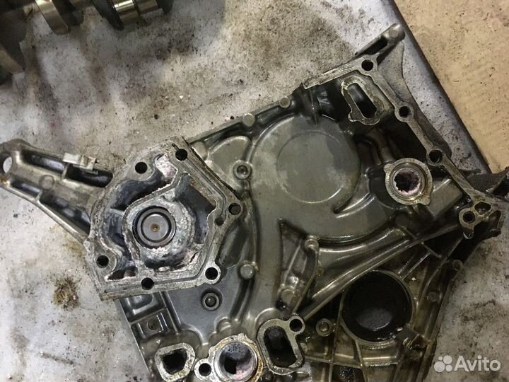 Крышка двигателя лобовина (Mercedes-Benz C-class)