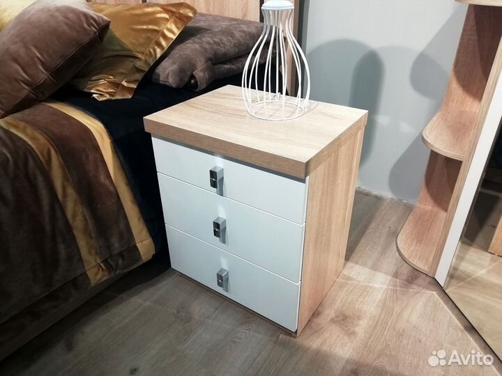 Тумба прикроватная