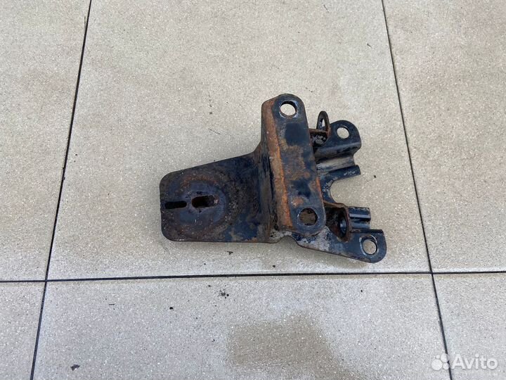 Кронштейн двигателя левый Ford Transit 5