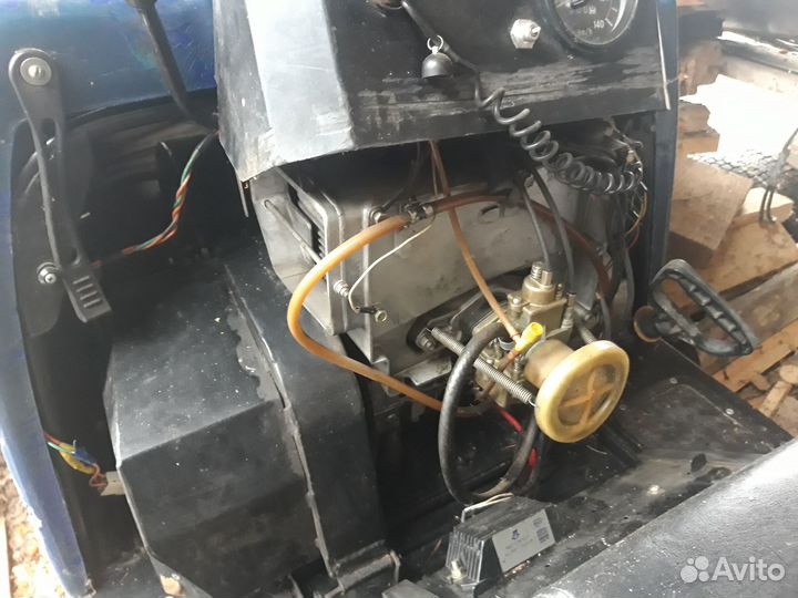 Продам снегоход буран