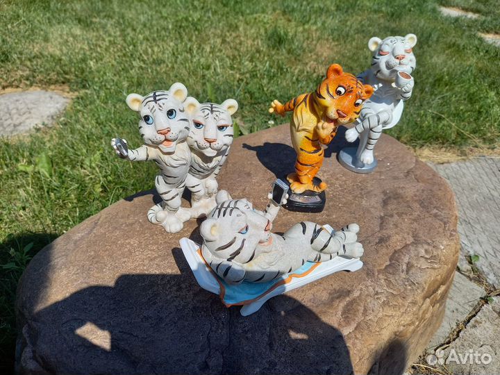 Керамические фигурки тигров