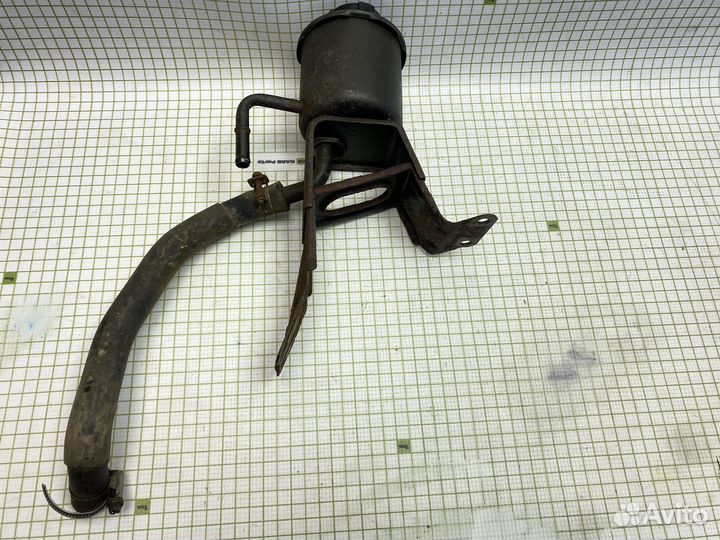 Бачок гур для Nissan Terrano 1 / Pathfinder