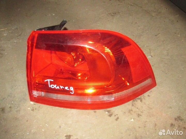 Фонарь задний правый VW Touareg