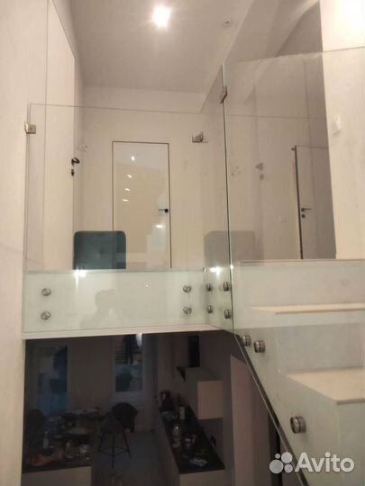 Стеклянные перила для лестниц