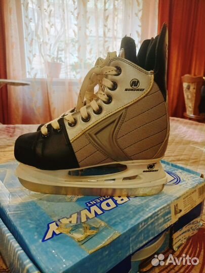 Хоккейные коньки