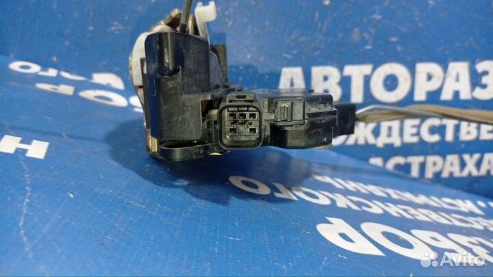 Передний правый замок двери Mitsubishi Airtrek