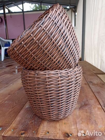 Кашпо из искусственного ротанга