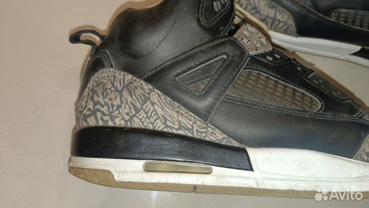 Jordan Spizike black cement