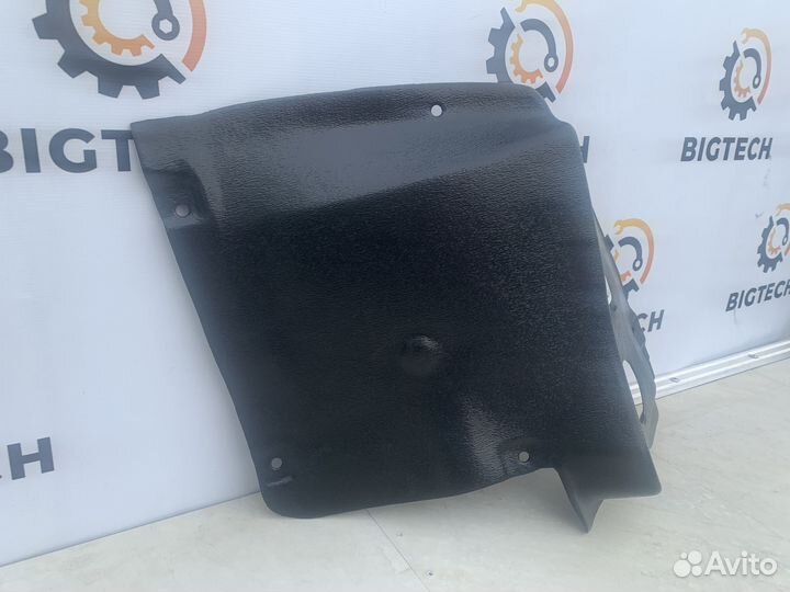 Подкрылок передний Mercedes W203 A2038810423