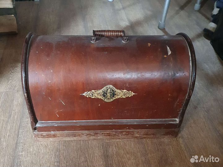 Швейная машина Singer