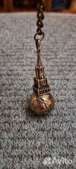 Брелок из бронзы танк, самолёт, пепелац