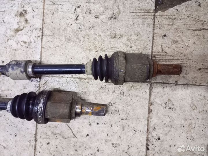 Привод tiida c11 правый