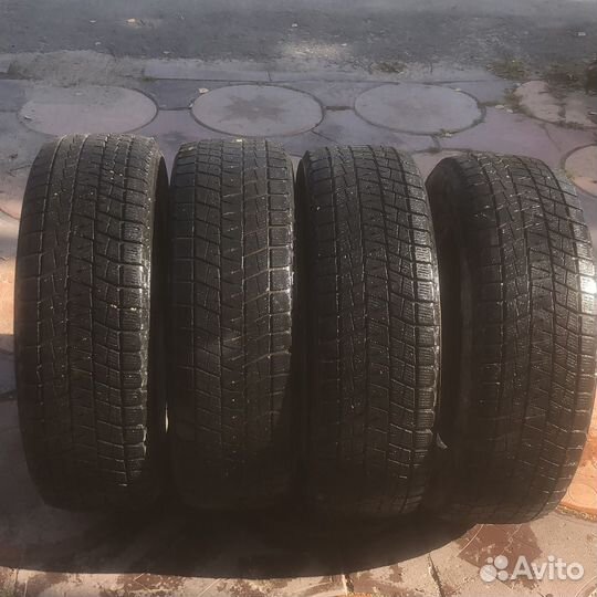 Bridgestone Blizzak DM-V1 225/65 R17