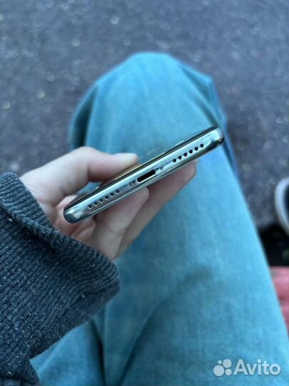 iPhone X, 64 ГБ