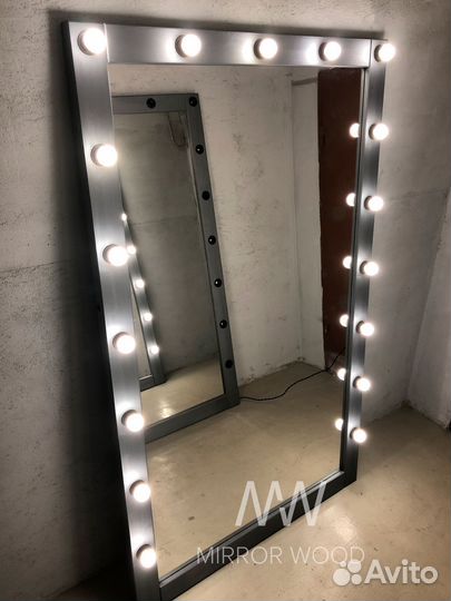 Зеркало большое в раме с подсветкой