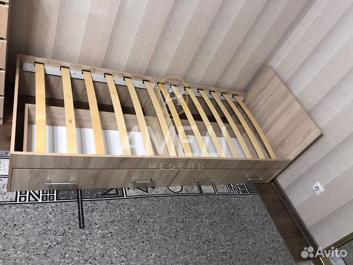 Кровать с ящиками