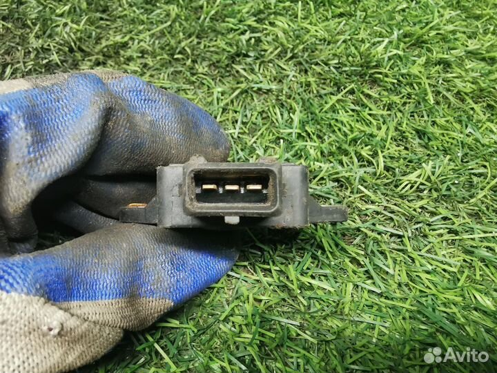 Датчик дроссельной заслонки Toyota Avensis (T220)