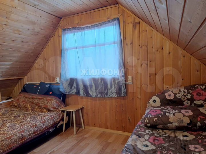 Дом 32 м² на участке 4 сот.