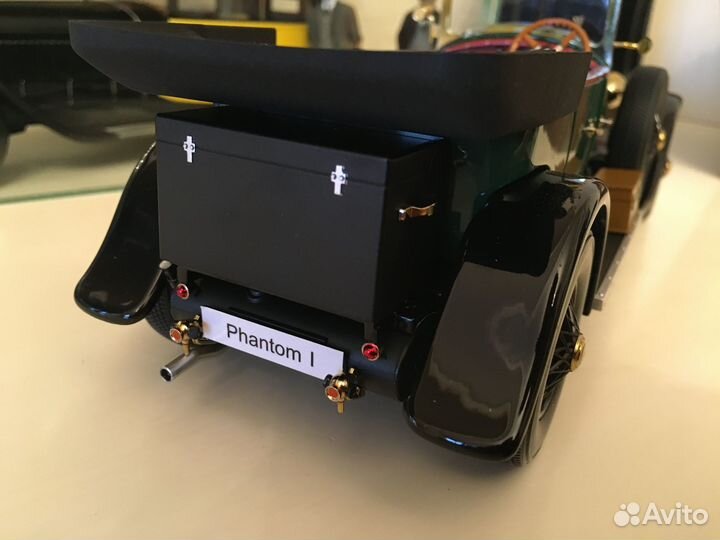 Модель автомобиля 1/18 Ролс Ройс