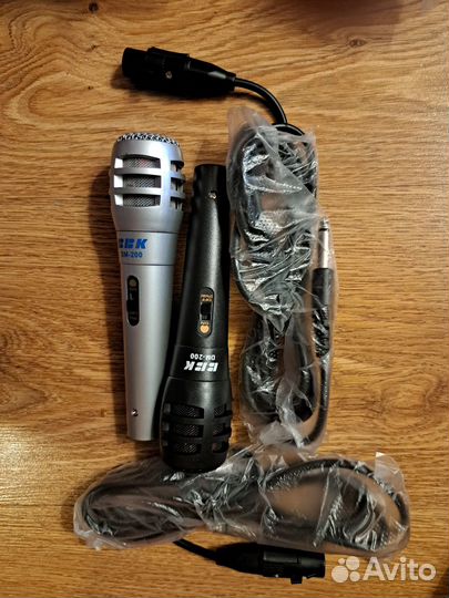 Два динамических микрофона для караоке- систем