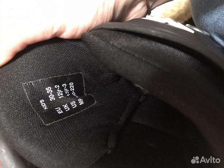 Хоккейные коньки roces