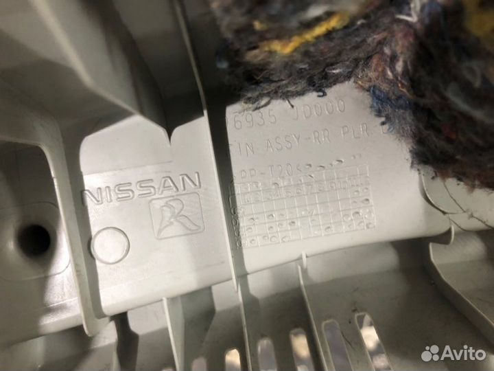 Обшивка багажника левая Nissan Qashqai J10E 1.6