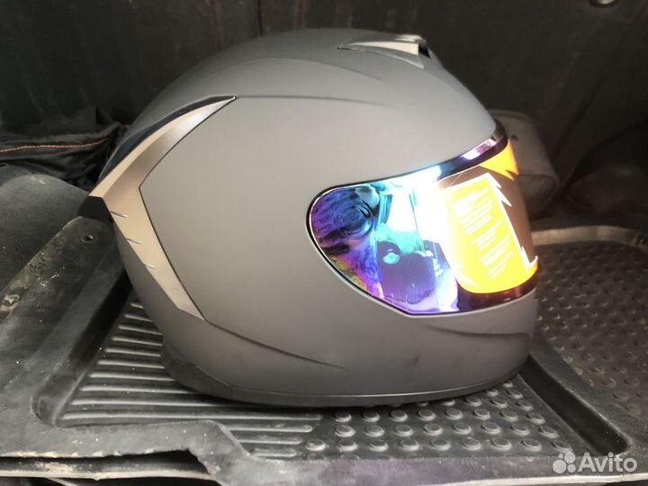 Мотоциклетный шлем LVS