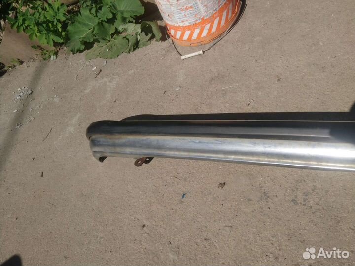 Задний бампер на Мерседес W123 седан