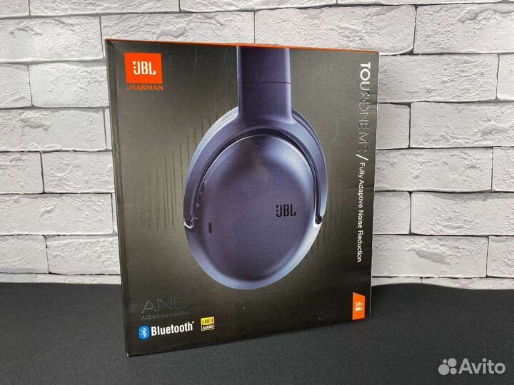 JBL tour ONE M2