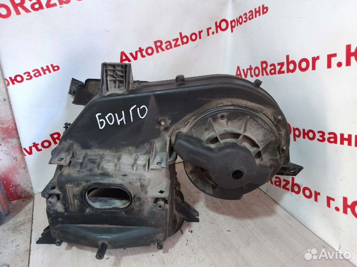 Корпус моторчика печки Mazda Bongo Friendee