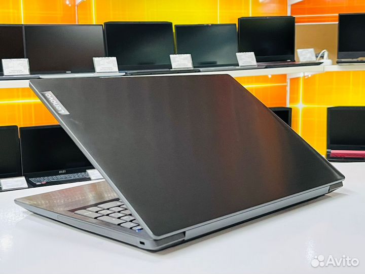 Ноутбук Lenovo 15.6 FHD Ryzen 3 3200u 8gb Vega SSD