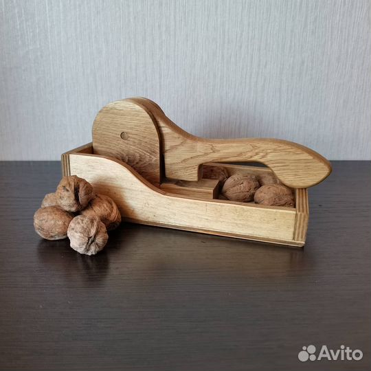 Орехокол из Дуба