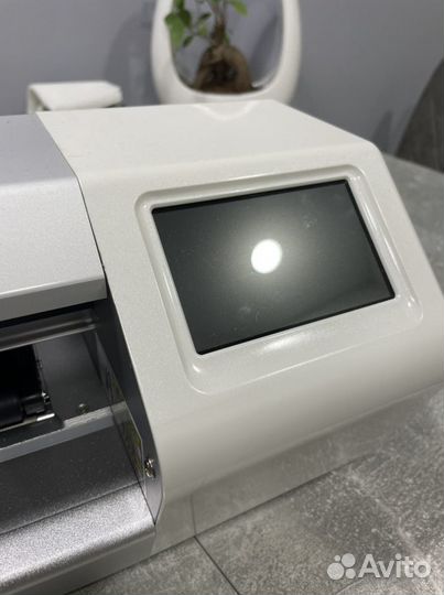 Плоттер для нарезки пленок на телефоны и планшеты