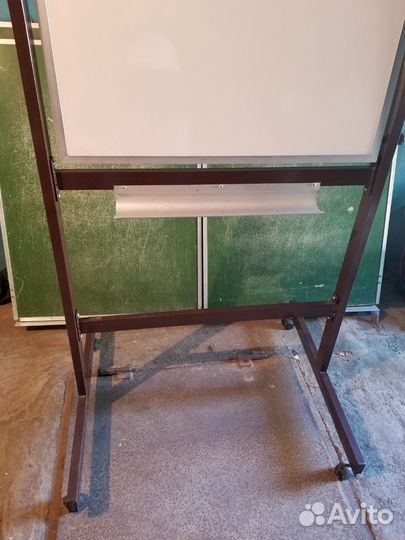 Маркерная доска на ножках