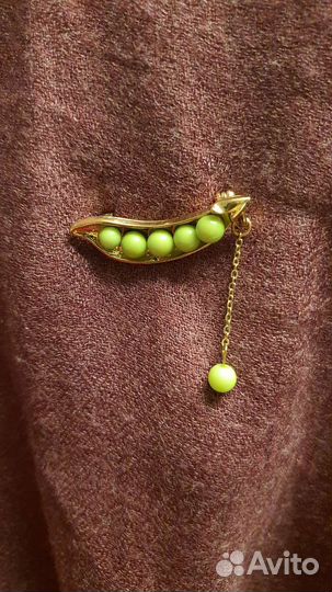 Брошь горошек