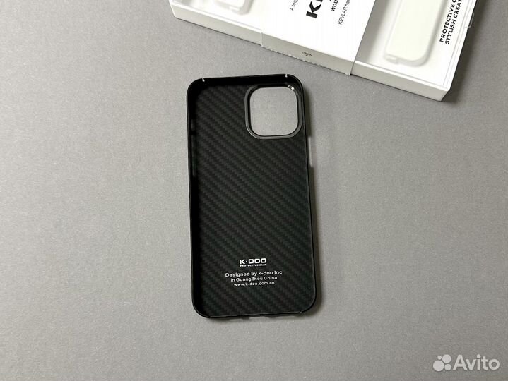 Чехол на iPhone 12 Карбоновый