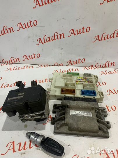 Блок управления двигателем Комплект Ford Focus 3