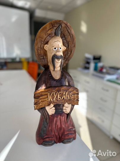 Деревянные статуэтка