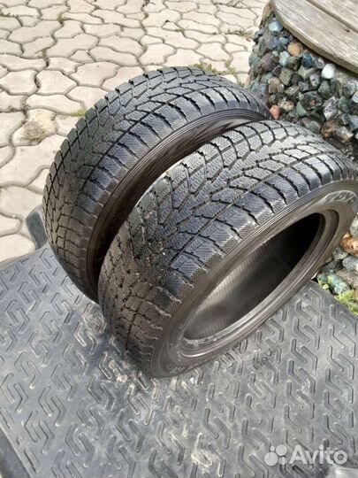 Toyo Tranpath S/U 215/60 R17