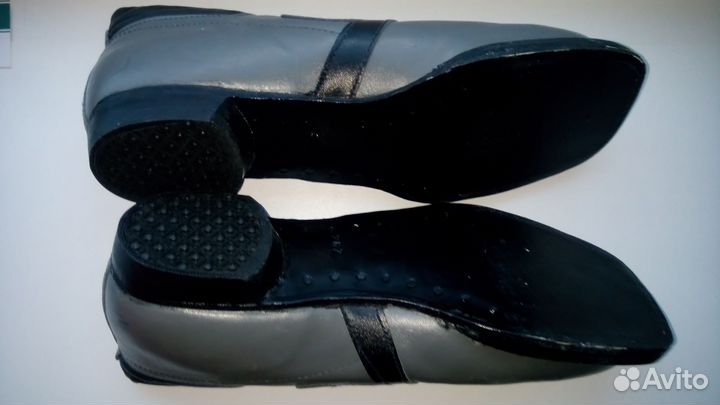 Лыжные ботинки +дополнительно лыжи с креплением