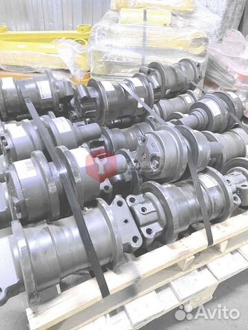 Каток опорный Komatsu KM1429