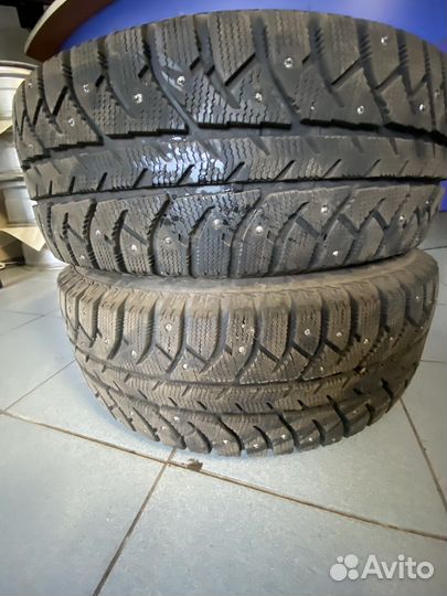 Bridgestone Ice Cruiser 7000 215/65 R16 98T