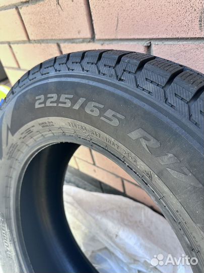 Pirelli Formula Ice 225/65 R17