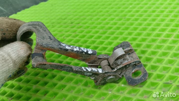 Ручка открывания капота Audi 80 (B3) /90 (B2)