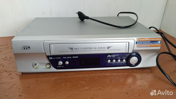 Касетный видеомагнитофон jvc